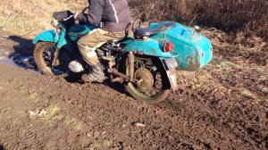 Мотоцикл урал на лысой резине по грязи