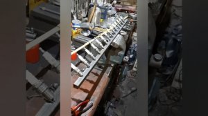 Интересная поделка из старых автомобильных свечей зажигания