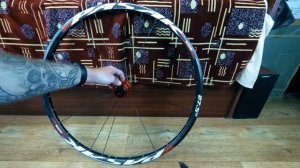 КАК ЗАСПИЦЕВАТЬ КОЛЕСО В 2 КРЕСТА 32 СПИЦЫ | How to assemble the wheel | КИТАЙ ВЕЛИК