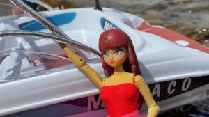 Маринетт и Адриан повторили идею mrBeast : кто последний уберет руку с яхты, тот ее получит!