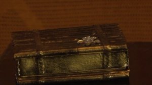 Марина Смолякова. Декупаж мебели яичной скорлупой