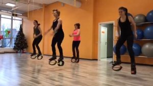 Энергичные занятия в ботинках Кангу Джамп в фитнес-клубе МойФитЭлит