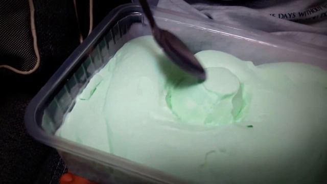 ОБЖОР ИТАЛЬЯНСКОГО МОРОЖЕННОГО? смотреть онлайн