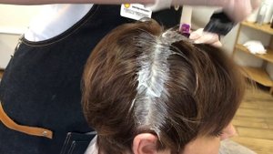 Выход из темного цвета волос .