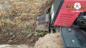 Посадил трактор на мосты в первый день пахоты оборотным плугом на тракторе МТЗ 82.1 турбо.