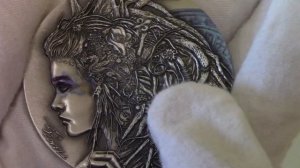 ? CASSANDRA ? REVIEW: Dark Beauties - Silver Coin - Niue 2018