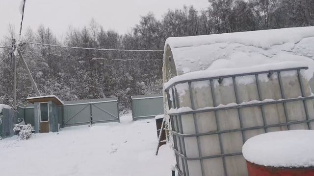 Дача зимой. Чищу теплицу. смотреть онлайн