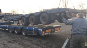Nooteboom Tieflader Verladung - загрузка трала на трал 5