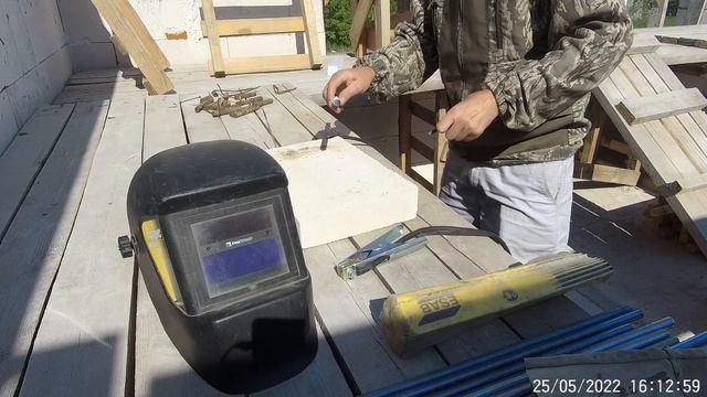 Установка опалубки. Монтаж шпилек под мауэрлат.