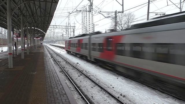 Поезд 707 москва нижний. 705ч Ласточка. Поезд 705ч Ласточка. Поезд 736 я. Кучино Курская электричка.