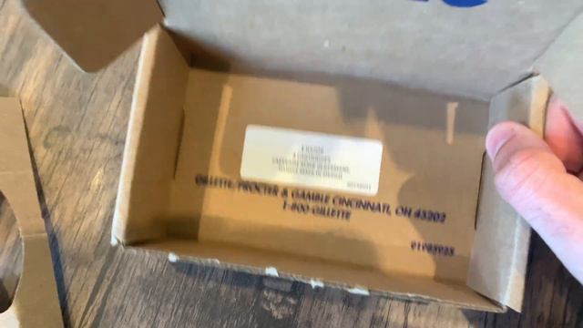 Gillette Fusion5 Shave Razors for Men, 1 Gillette Shaving Razor, 4 Razor Blade Refills Review смотреть онлайн