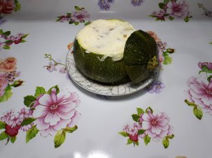 Фаршированные кабачки с сыром в духовке