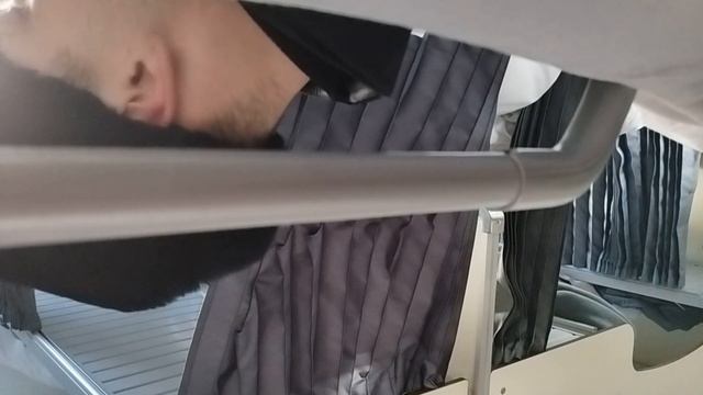 В поезде Москва-Владивосток постоянно курят в тамбурах. Меня опрашивают, как свидетеля