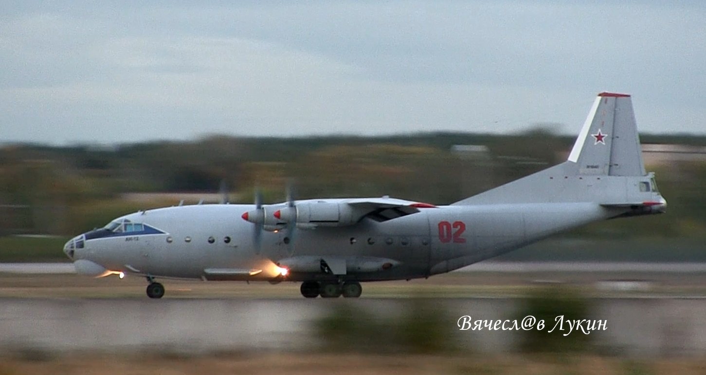 Вылет гостя из Хабаровска Ан-12БК RF-95407