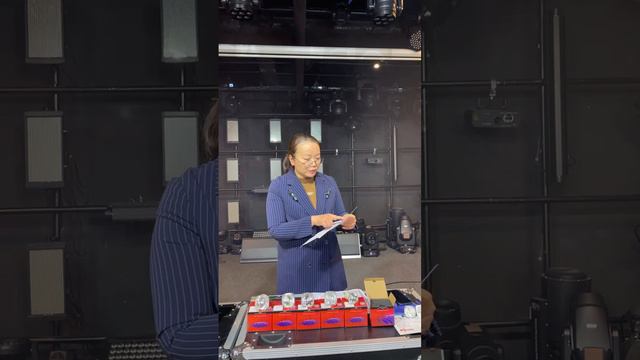 Moving Head & Beam Lamp смотреть онлайн