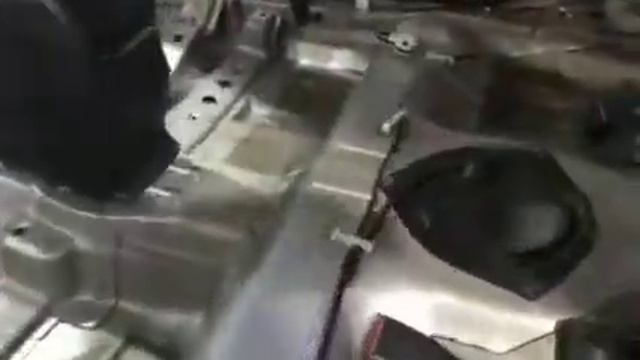 Объективные осмотр штатной шумки Ниссан Альмера перед вами - достаточно нажать на кнопку плей смотреть онлайн