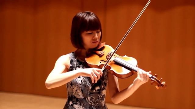 Comparison of modern bow and baroque bow смотреть онлайн