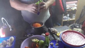 кролик с овощами в афганском казане