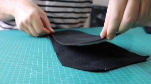 Как сделать домашние тапочки из остатков кожи?! Гусиные тапки за 1 минуту.