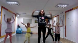 Новогодний)Современные танцы.Дети 6 лет)