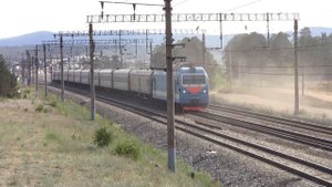 Электровоз ЭП1П 064  С пассажирским поездом Вос Сиб жд