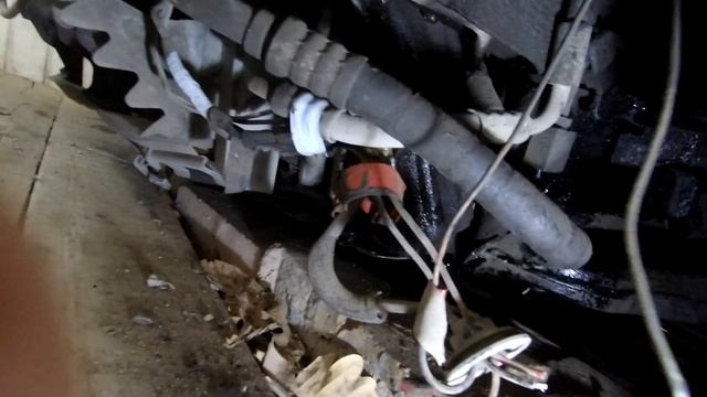 Замена датчика наружной температуры с поиском проводов. Mercedes W210. смотреть онлайн