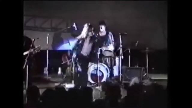 У Егора Летова дела идут отлично, и он решил устроить флекс смотреть онлайн