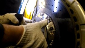 Порше Кайен (Porsche Cayenne), снятие подкрылка.