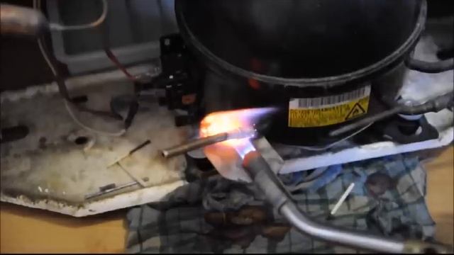 Пайка и заправка холодильника без весов на R12 смотреть онлайн