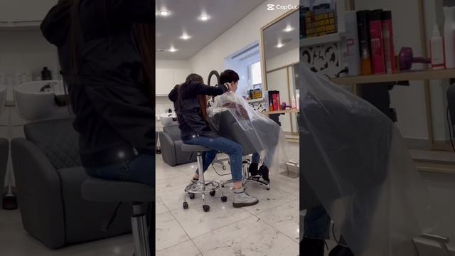 Женская стрижка ??♀️ Мастер парикмахер-универсал Евгения #haircut #haircolor #салонкрасотыспб смотреть онлайн