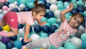 МИЛАША В РАЗВЛЕКАТЕЛЬНОМ ЦЕНТРЕ