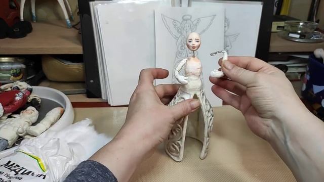 ? АНГЕЛ. (украшение макушки ёлки). Урок номер 12. Крепим голову и руки , начинаем делать шубку. смотреть онлайн