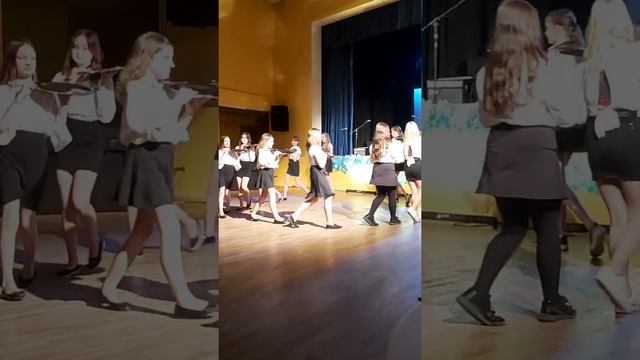 Милана танцует в день матери смотреть онлайн