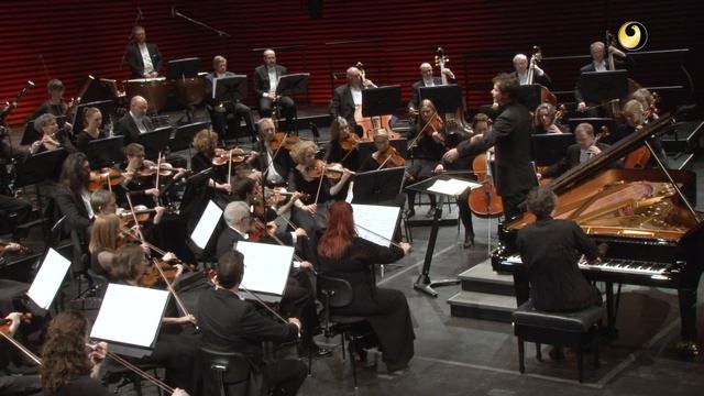 Ludwig van Beethoven: Piano Concerto no. 3 (Paul Lewis, piano) смотреть онлайн