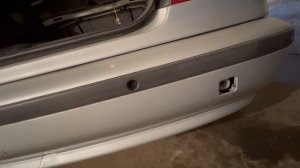 Въехал жопой в забор. Как снять задний бампер BMW e39.