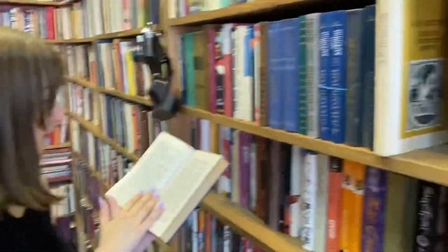 Красивые места и книжные в Москве ?| гуляем с @justronix смотреть онлайн