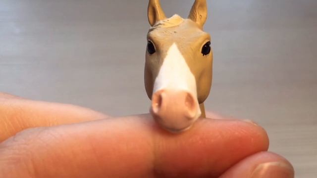 Распаковка кобылы американского пейнтхорса Schleich / Unboxing Schleich American paint horse mare смотреть онлайн