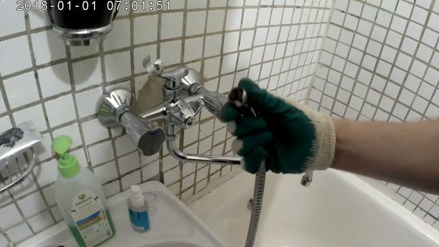 Шланг душа течёт. Лёгкая замена. СМОТРИ! смотреть онлайн