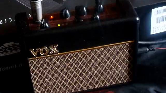 AC1 RhythmVOX Overdrive Test with V.G.Custom Strat 54.avi смотреть онлайн