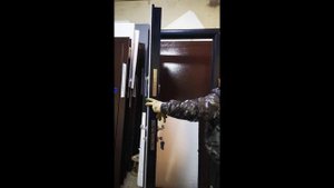 Двери входные металлические с отделкой под бетон