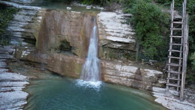 Как же там красиво! Водопады Куаго. Окрестности Геленджика. смотреть онлайн