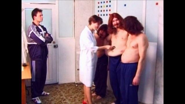 МУШКЕТЁРЫ из прошлого попали в настоящее время и офигели