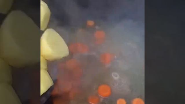Шурпа из баранины в казане на костре