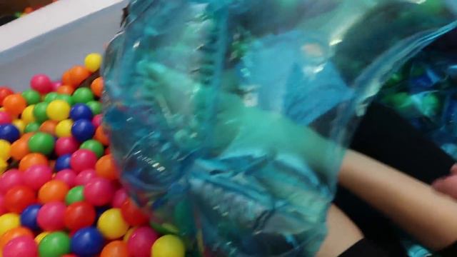 THE BALL PIT IS LAVA! | We Are The Davises смотреть онлайн