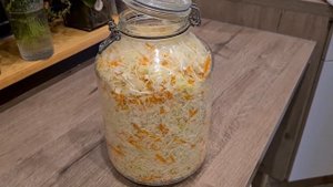 ХРУСТЯЩАЯ КВАШЕНАЯ КАПУСТА В РАССОЛЕ. Самая вкусная. Рецепт проверенный годами. Sauerkraut.