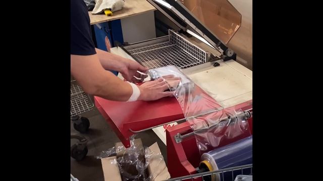 Упаковка в термоусадочную пленку смотреть онлайн