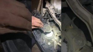 Замена лампочки на приусе