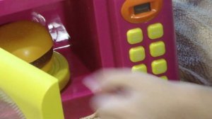 Обзор игрушечной микроволновки