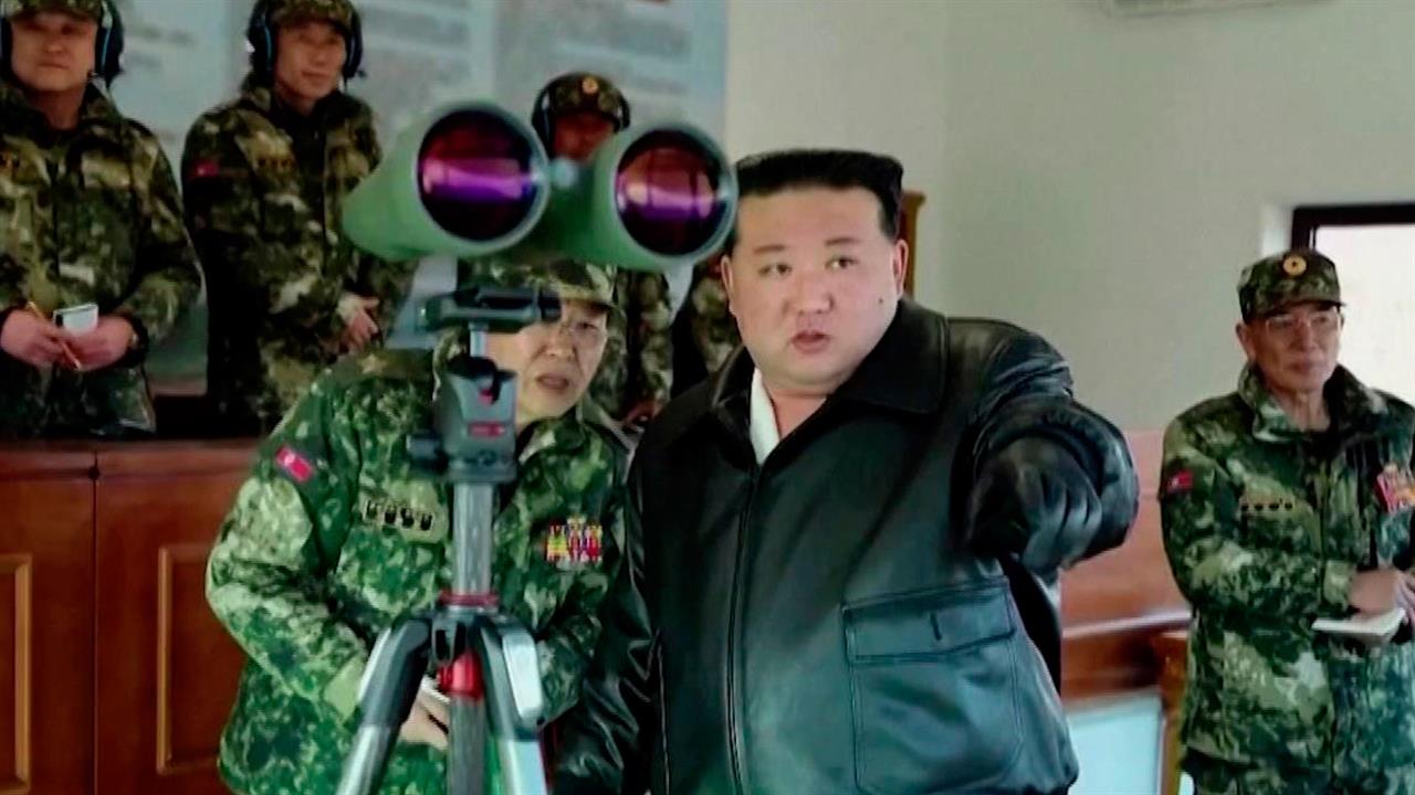 Из Северной Кореи пришли кадры масштабных военных учений