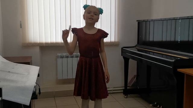 Песня "Мамочка" Муз.и слова А. Пряжникова. Поёт Спиридонова Елизавета 1класс. смотреть онлайн